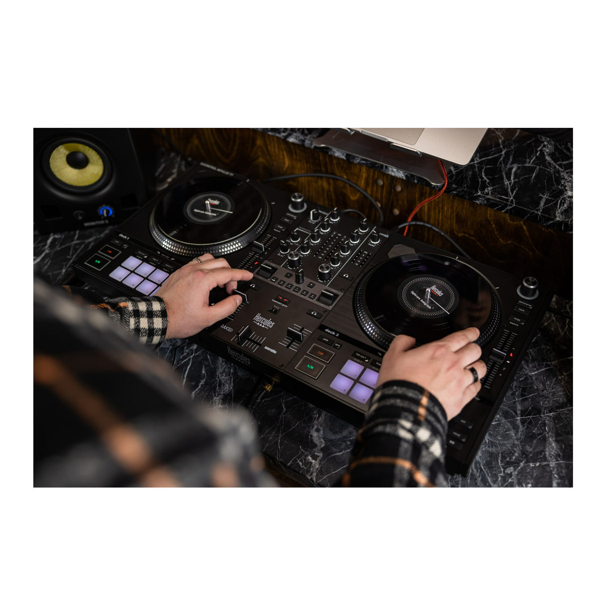 Hercules DJ Control Inpulse T7 2-Channel Beatmatch Comfortable DJ Controller