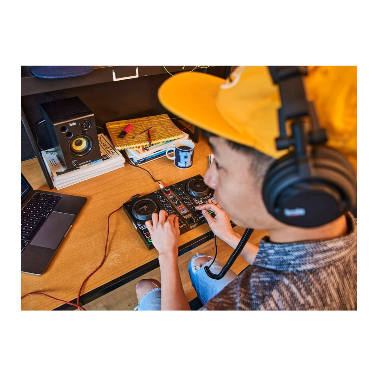 Hercules DJ Control Inpulse 200 MK2 2-Channel DJ Controller for Serato DJ Lite