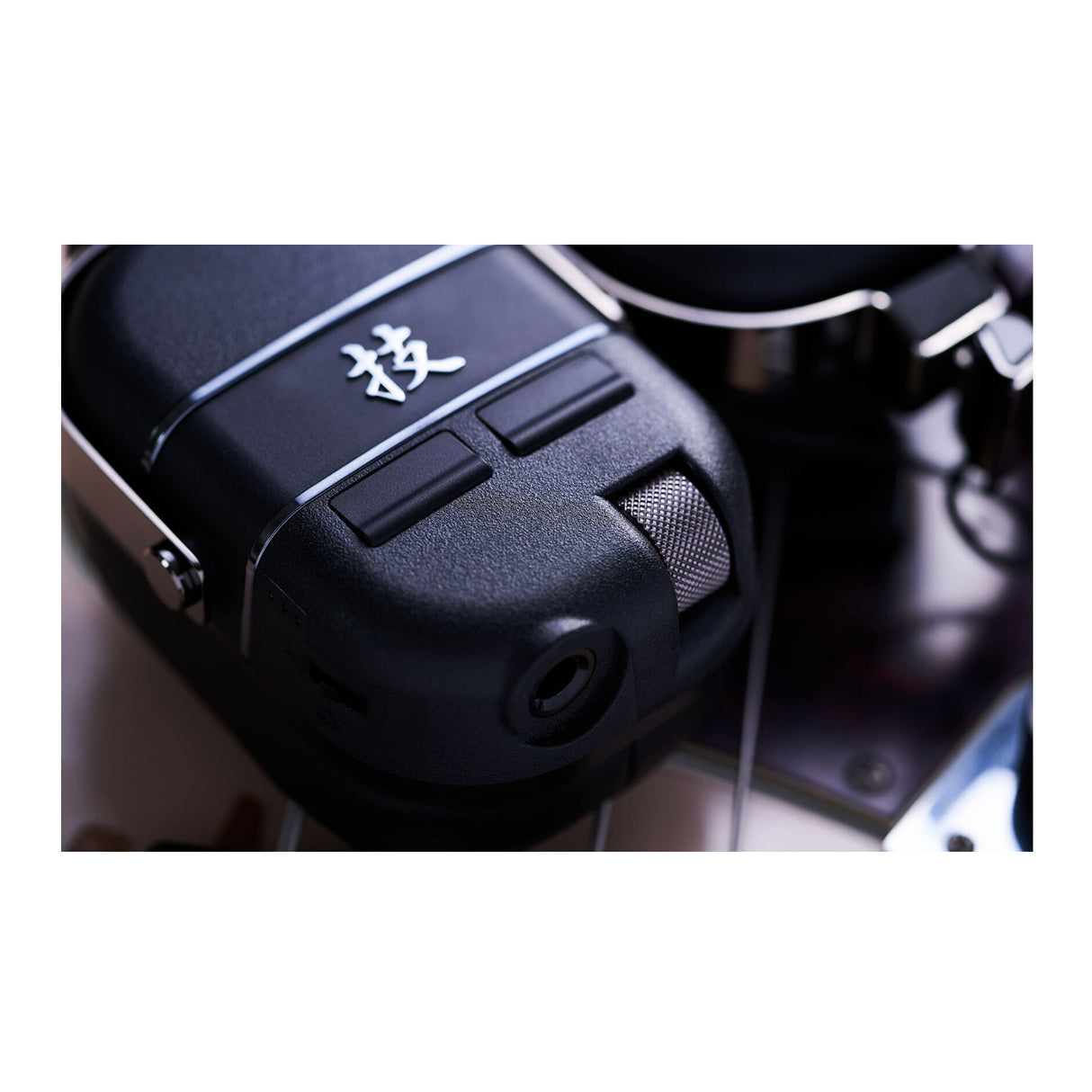 BOSS WAZA-Air Bass Wireless Personal Bass Amplification System (Black)