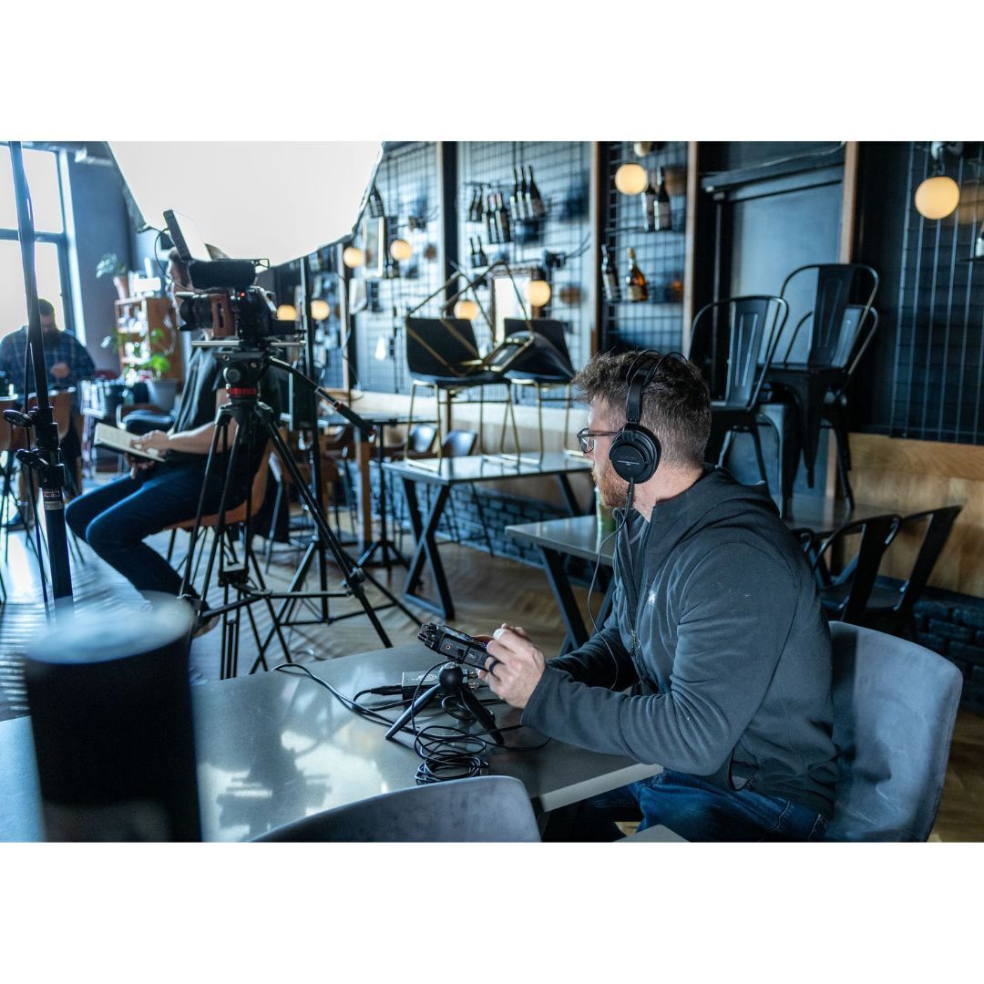 Zoom H4essential 4-Track Recorder with 32-Bit Float Recording and Accessibility