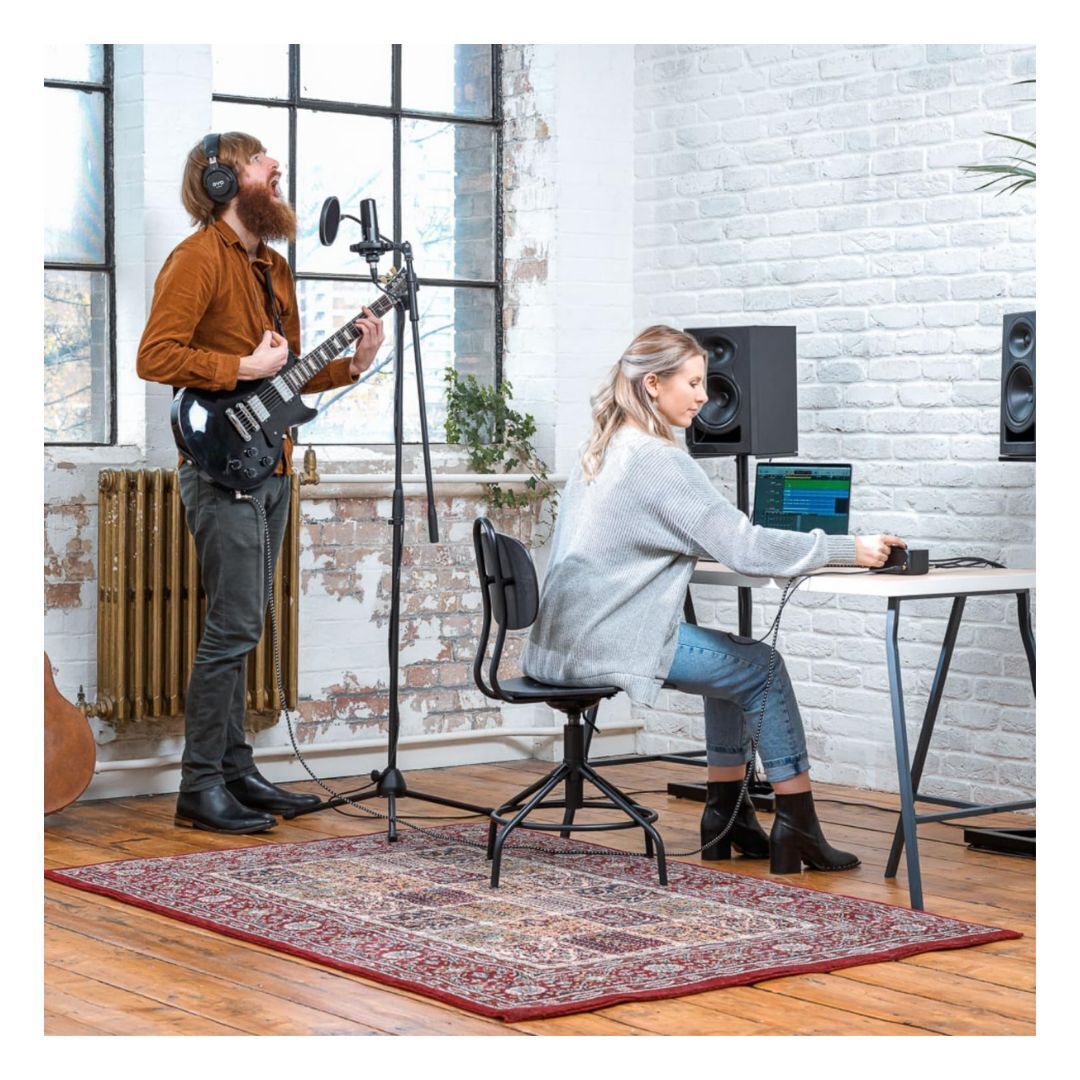 Audient EVO4SRB Start Recording Bundle with Audio Interface, Mic and Headphones