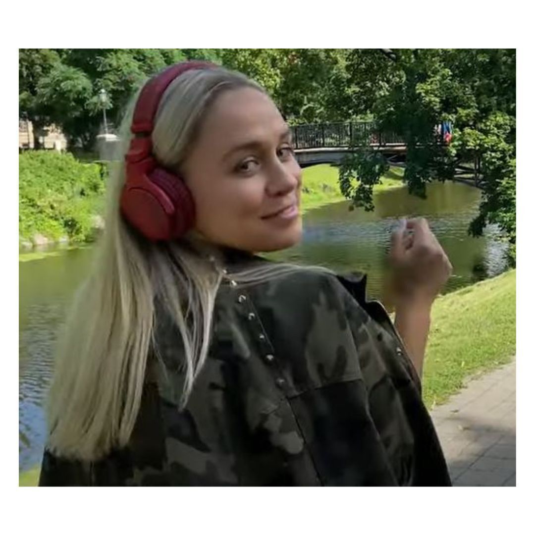 Pioneer DJ HDJ-CUE1-BT On-Ear Bluetooth DJ Headphones (Red)