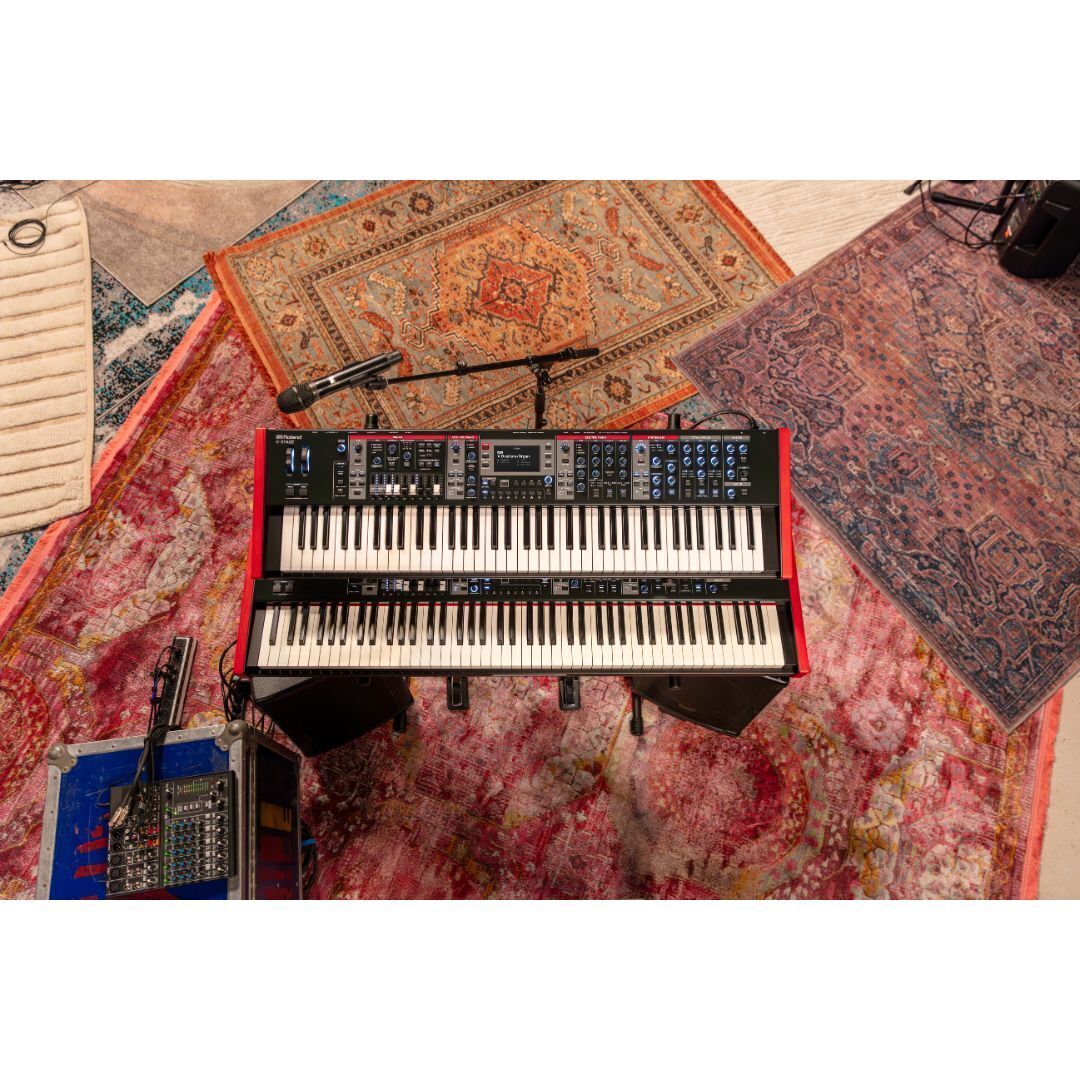 Roland V-Stage88 Stage Keyboard 88-Note Waterfall Action Synthesizer