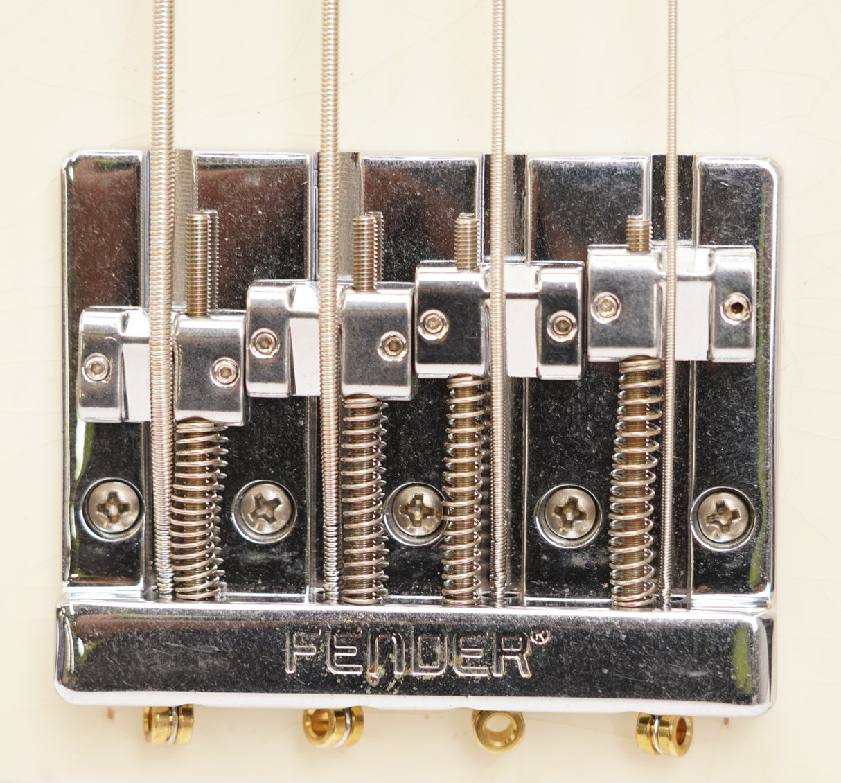 Fender Mike Dirnt Road Worn 4-String Precision Bass (Right-Handed, White Blonde) (Used)