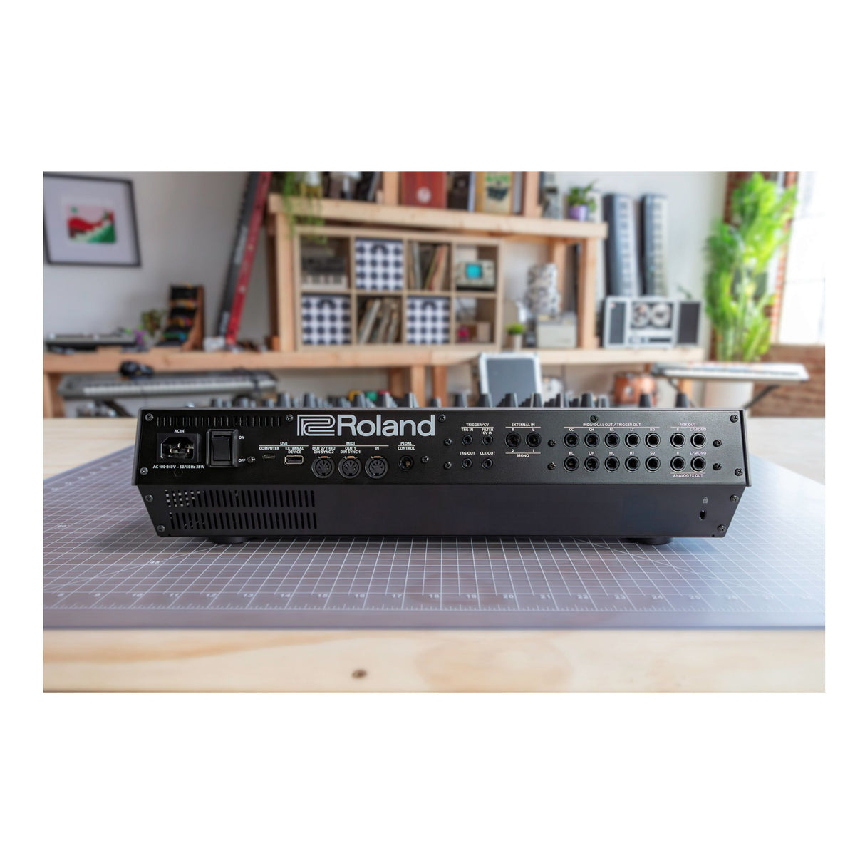 Roland TR-1000 Drum Machine with Multi-Layer Step Sequencer and Built-In Sampler