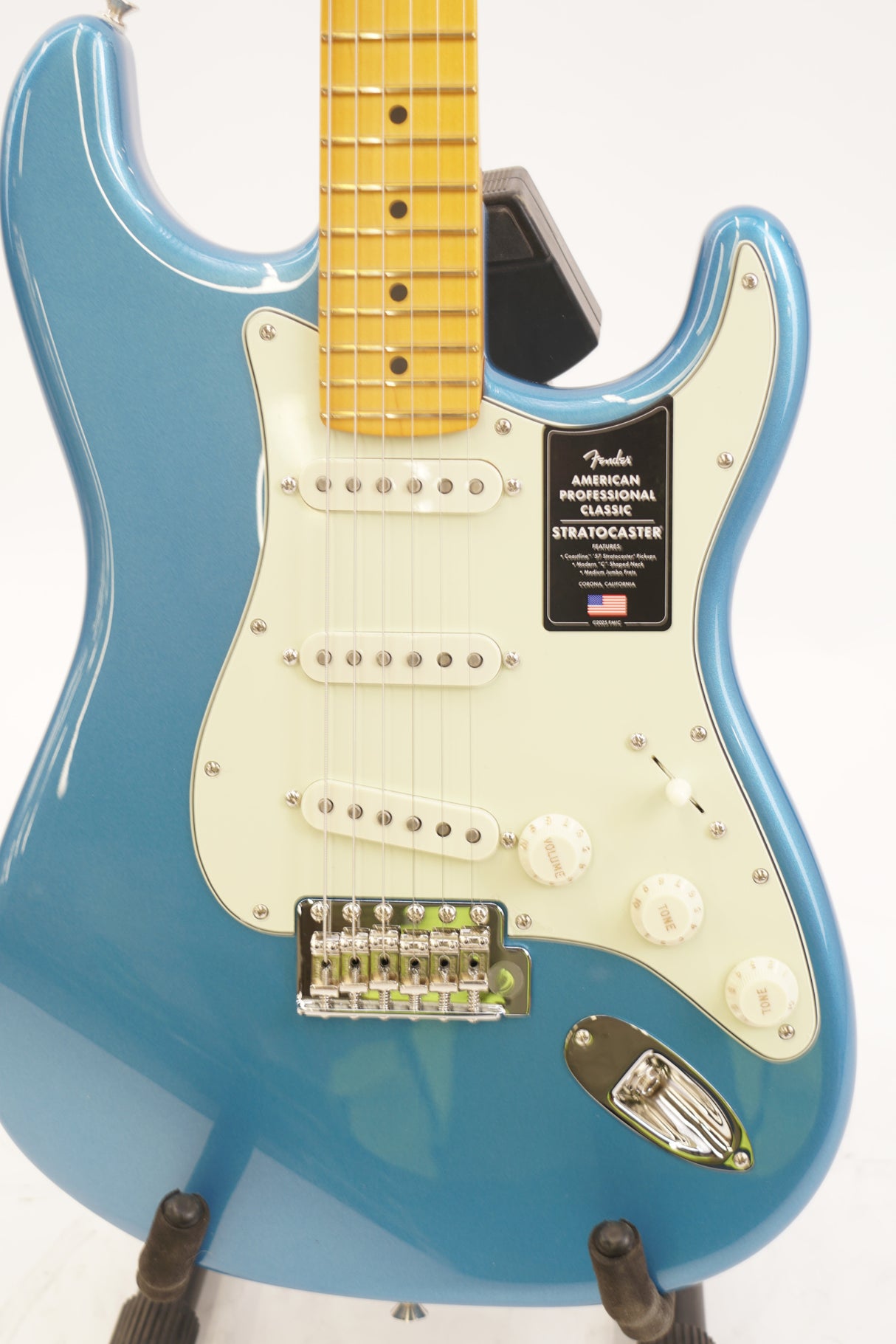 Fender American Professional Classic Stratocaster Right-Hand Electric Guitar (Used)