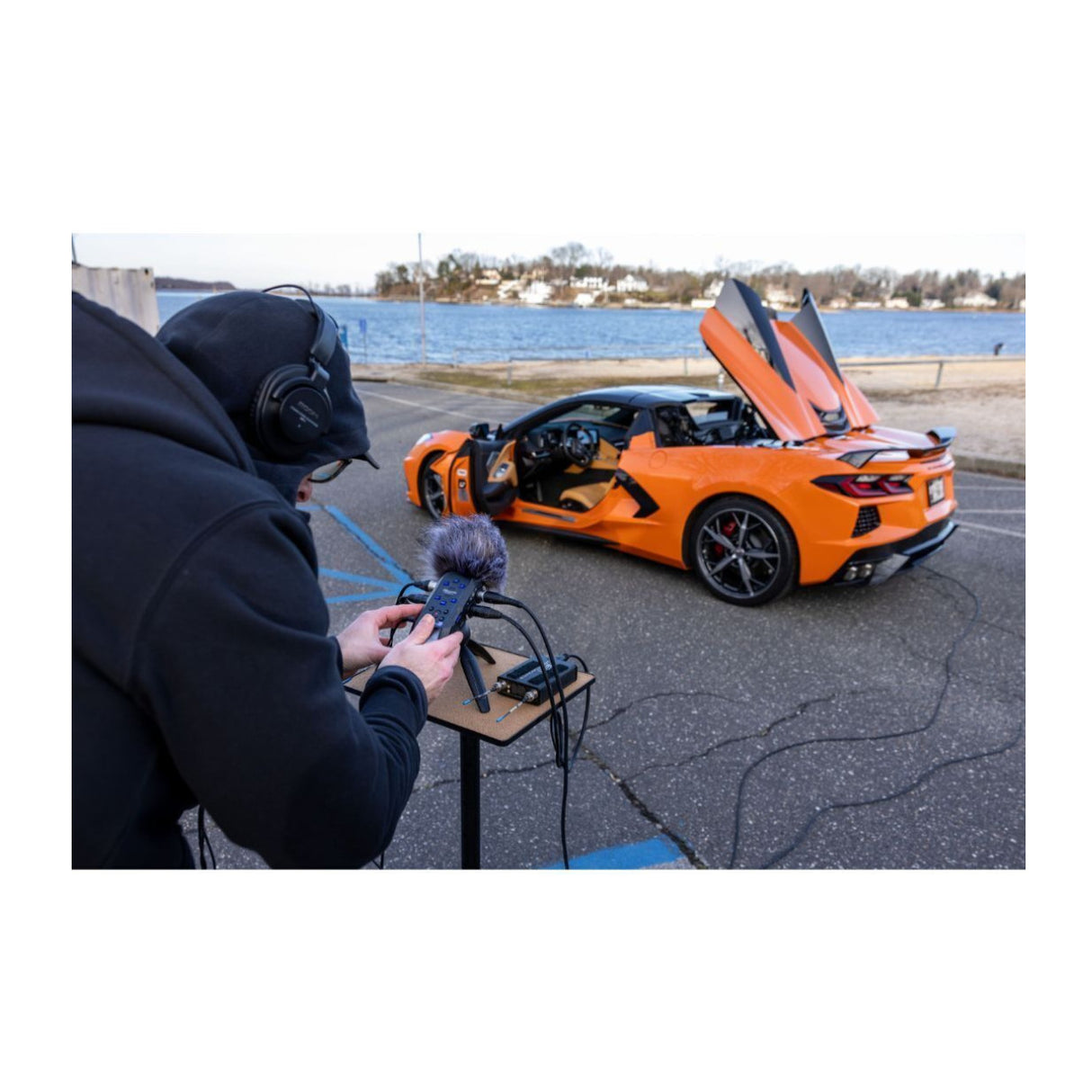 Zoom H6essential 6-Track Stereo Handy Recorder and Hairy Windscreen Bundle