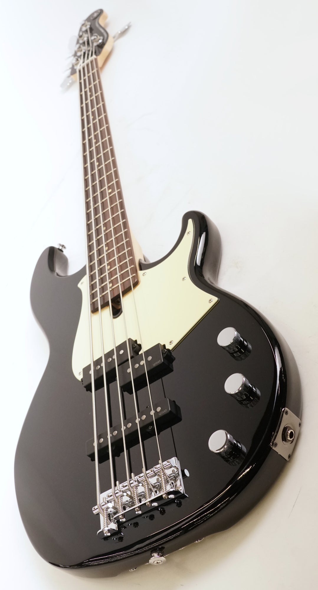 Yamaha BB435 TBS 5-String BB 400 Bass Guitar (Black) (Used)