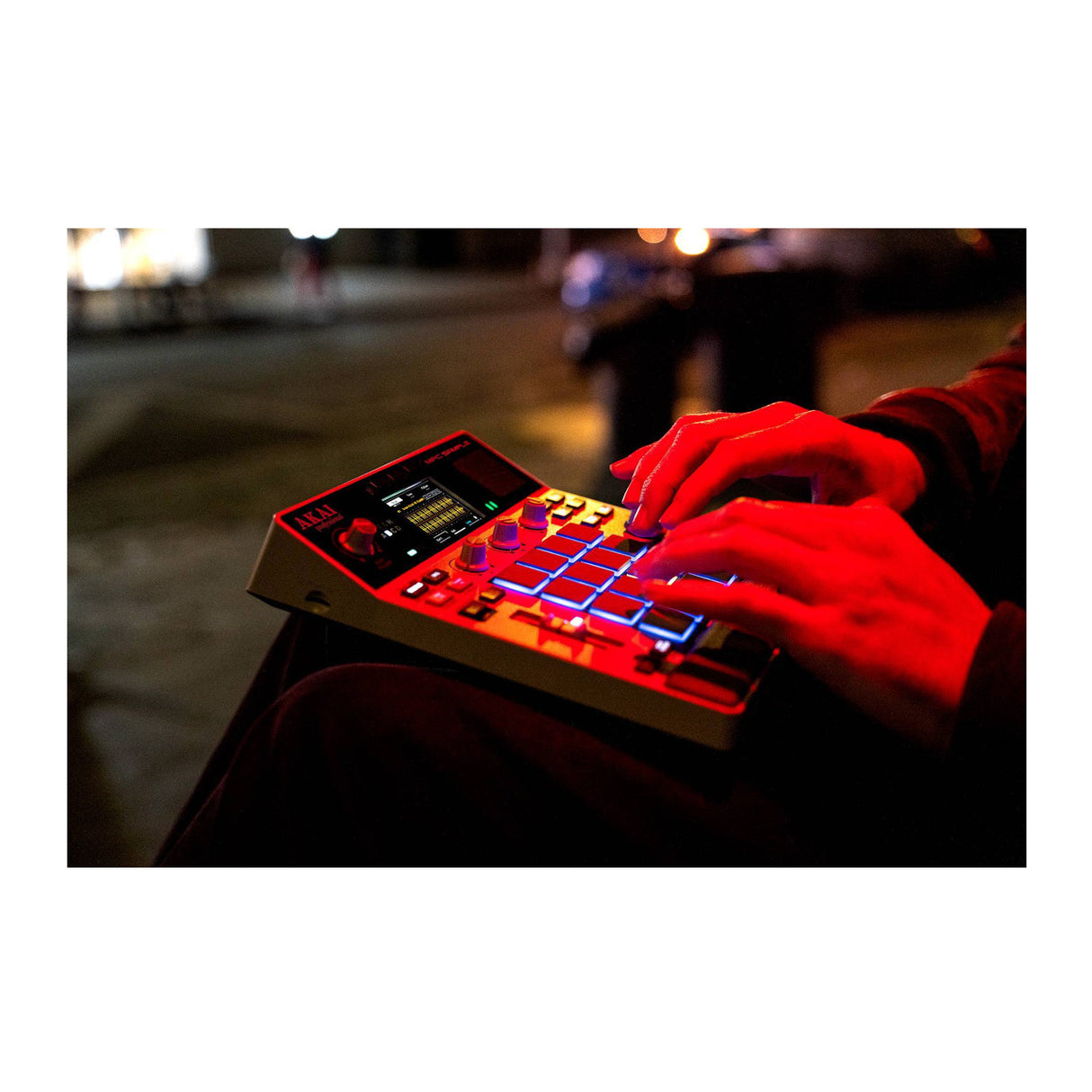 Akai Professional MPC Portable Sample Sequencer Effects Processor with Built-In Mic & Speaker