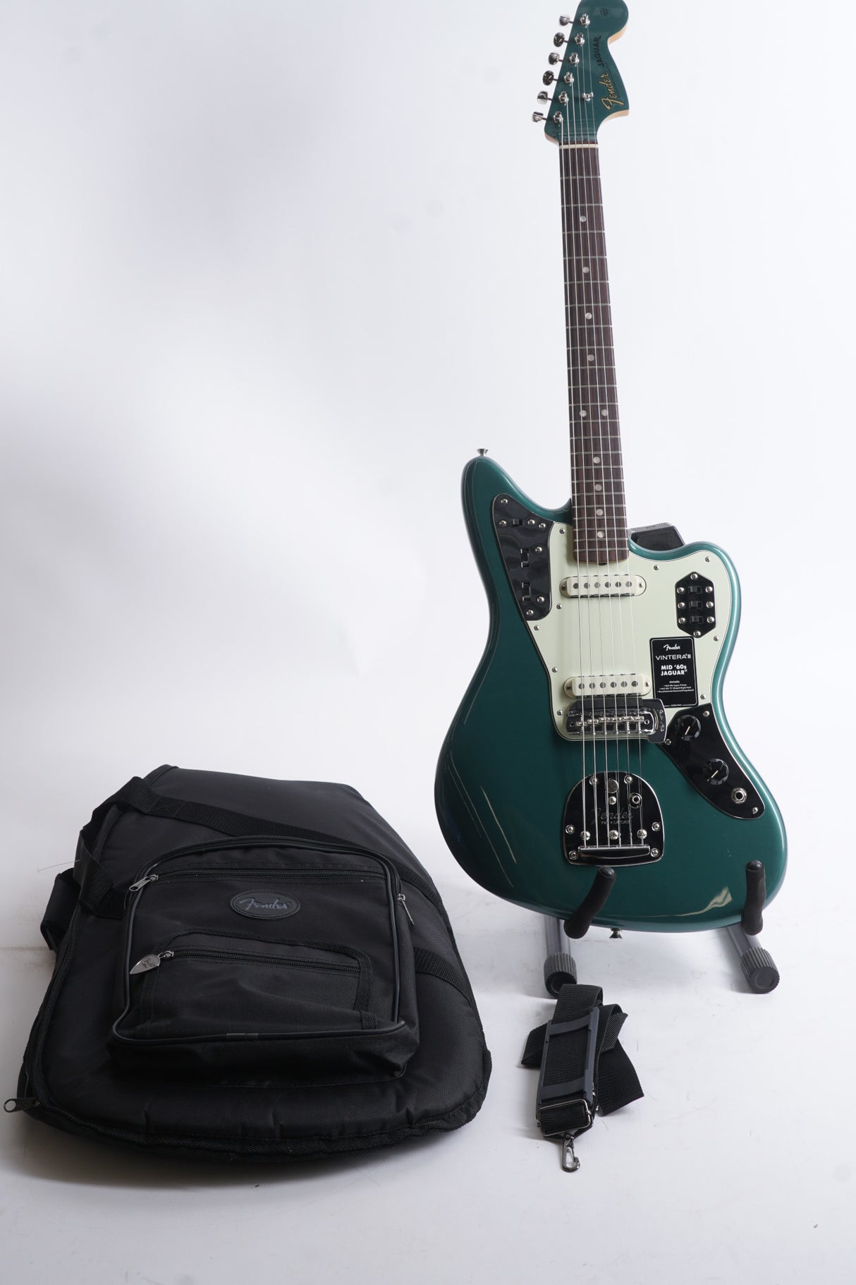 Fender Vintera III Mid '60s Jaguar with Deluxe Gig Bag (Sherwood Green Metallic) (Used)