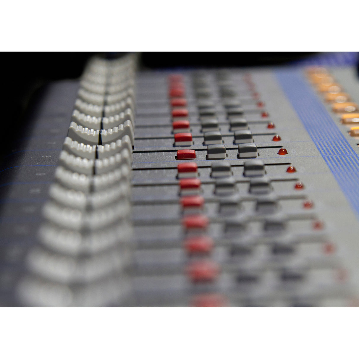 Yamaha MG12XU 12-Input 4-Bus Mixer with Effects