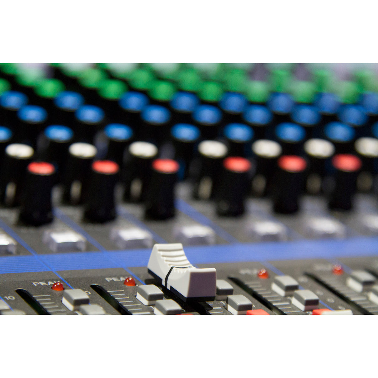 Yamaha MG12XU 12-Input 4-Bus Mixer with Effects