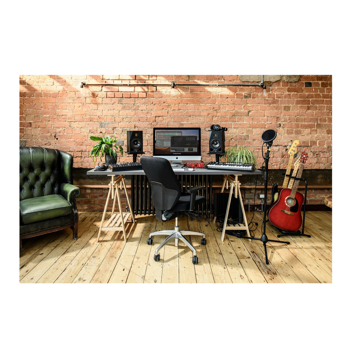 Focusrite Clarett+ 4Pre 18-in / 8-out Audio Interface