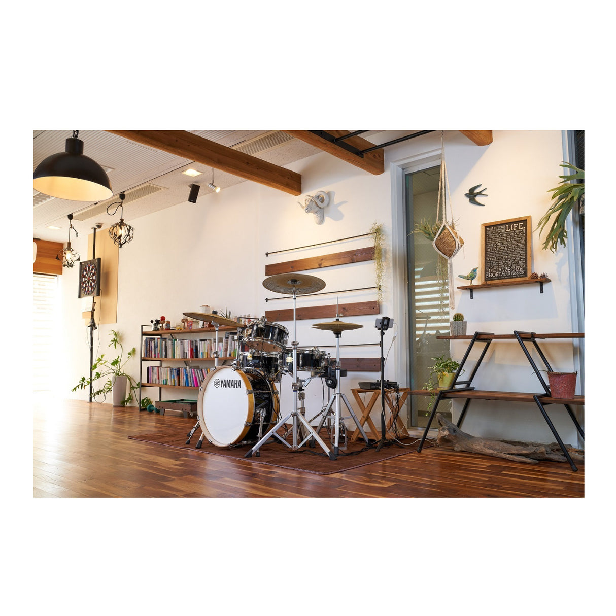 Yamaha SBP0F4H Stage Custom Hip 4-Piece Drum Shell Pack (Raven Black)