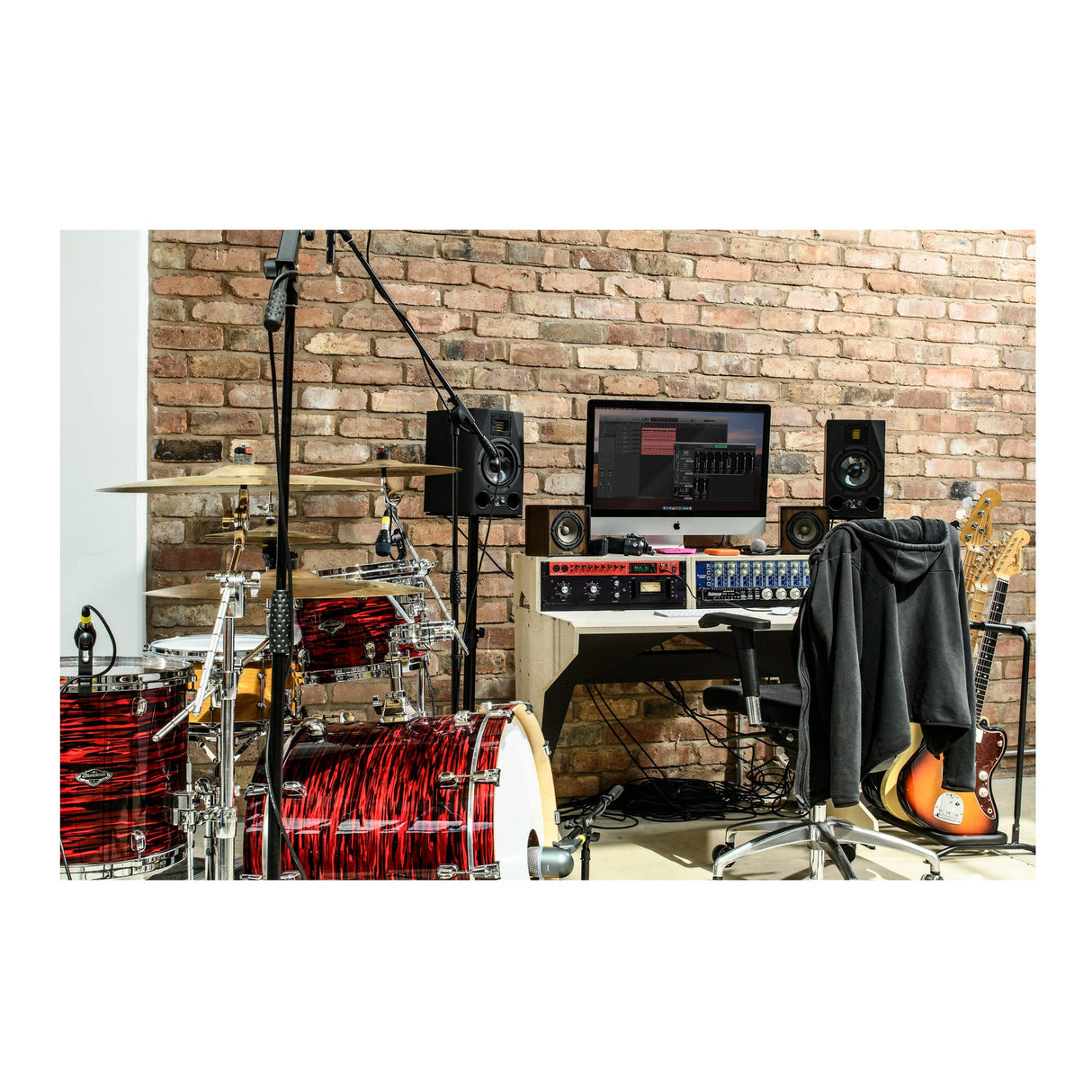 Focusrite Clarett Plus 8Pre 18-Inch and 20-Out Audio Interface Bundle