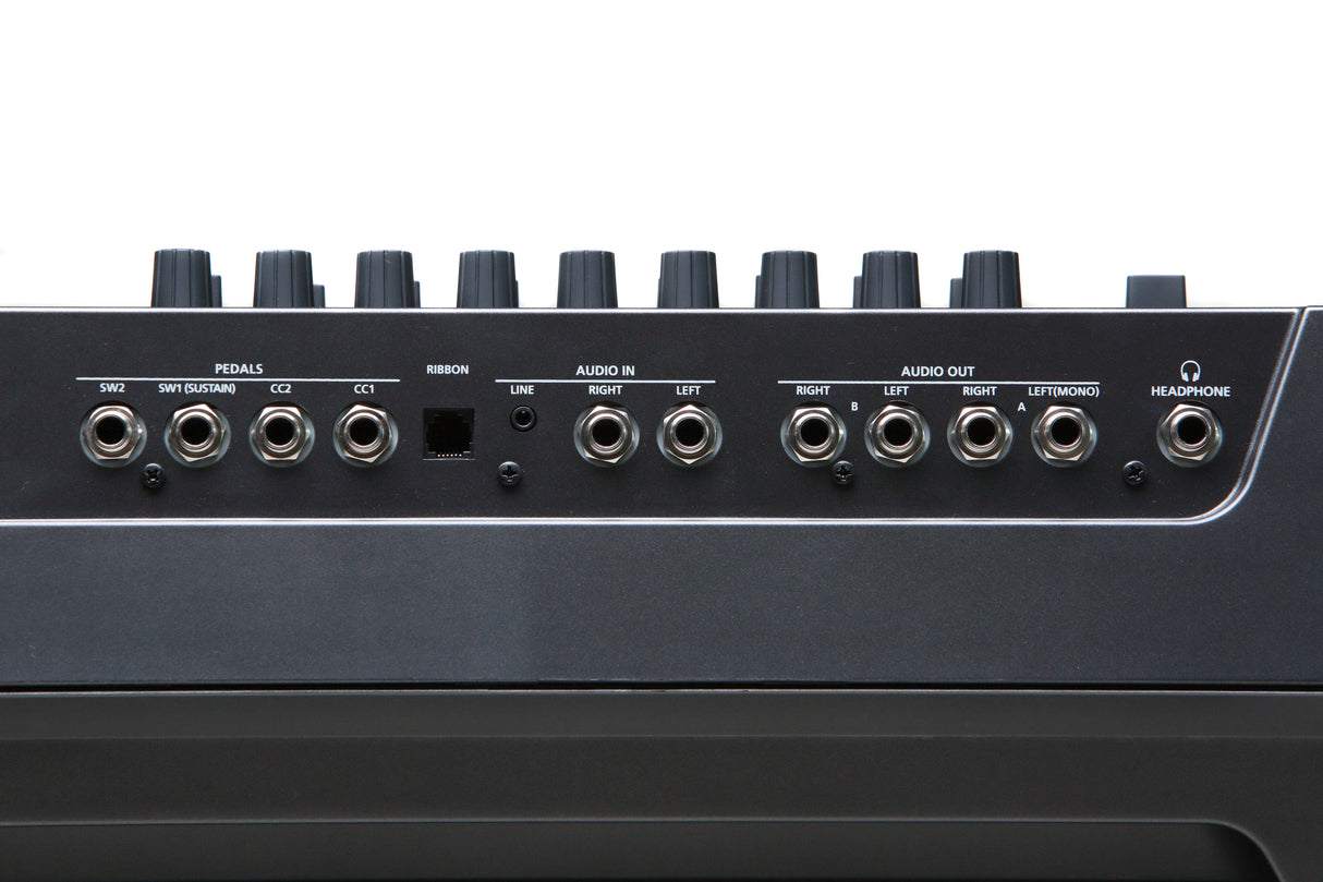 Kurzweil PC4 88-Key Performance Controller and Synthesizer Workstation