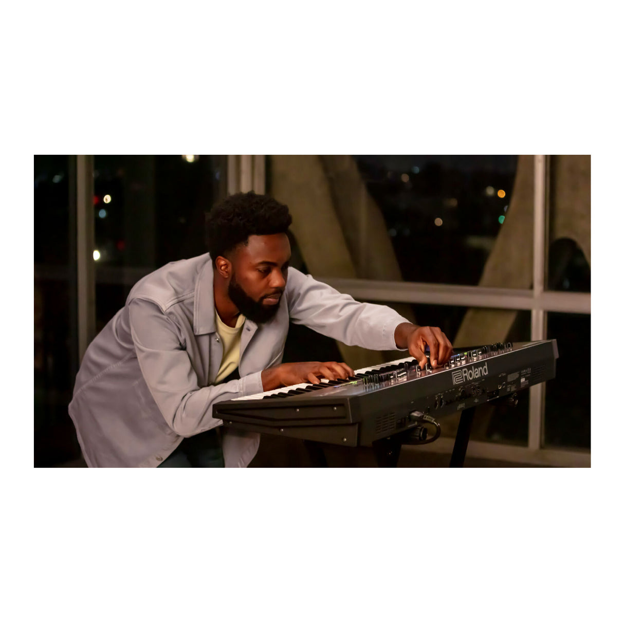 Roland Juno-X Programmable Polyphonic 61-Key Keyboard Synthesizer with USB Port