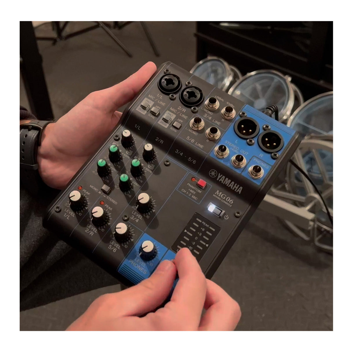 Yamaha MG06 6 Input Stereo Mixer with Microphone Stand and 3x XLR Cable Bundle