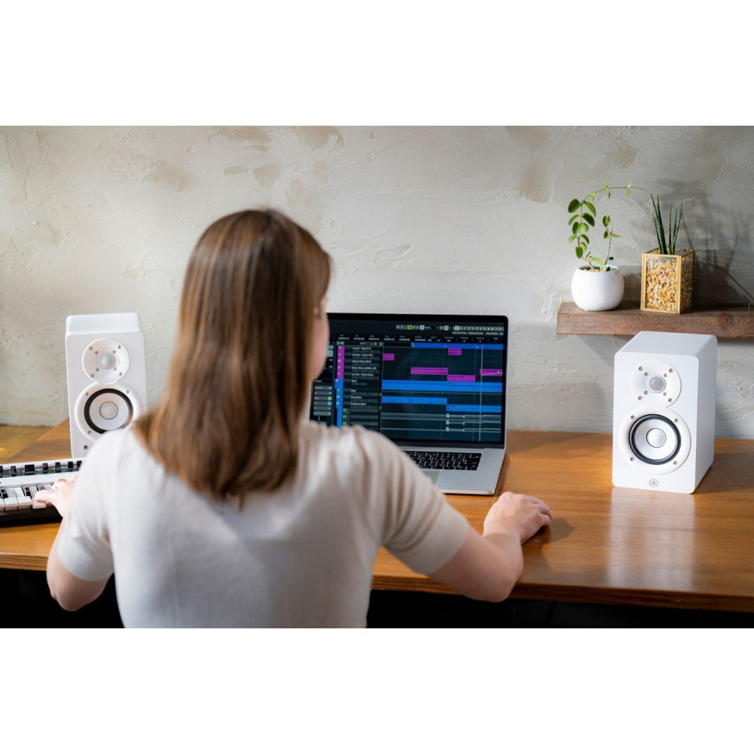 Yamaha 3.5-Inch Powered Studio Monitors - Pair, White