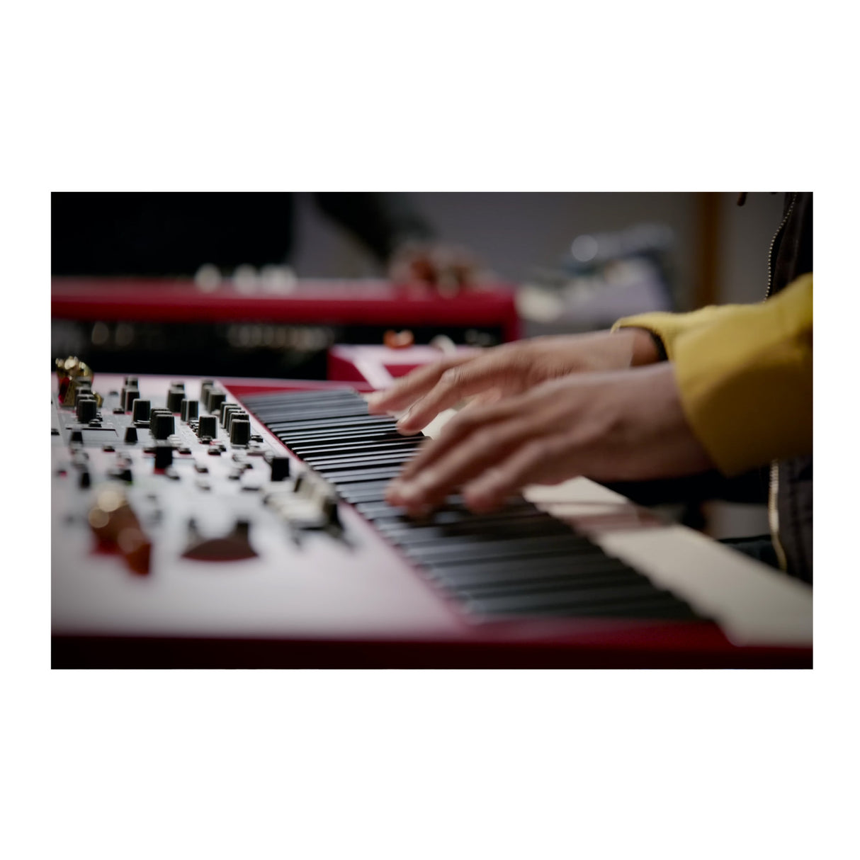 Nord Stage 4 88 88-Key Fully-Weighted Keyboard Bundle with Accesories Kit