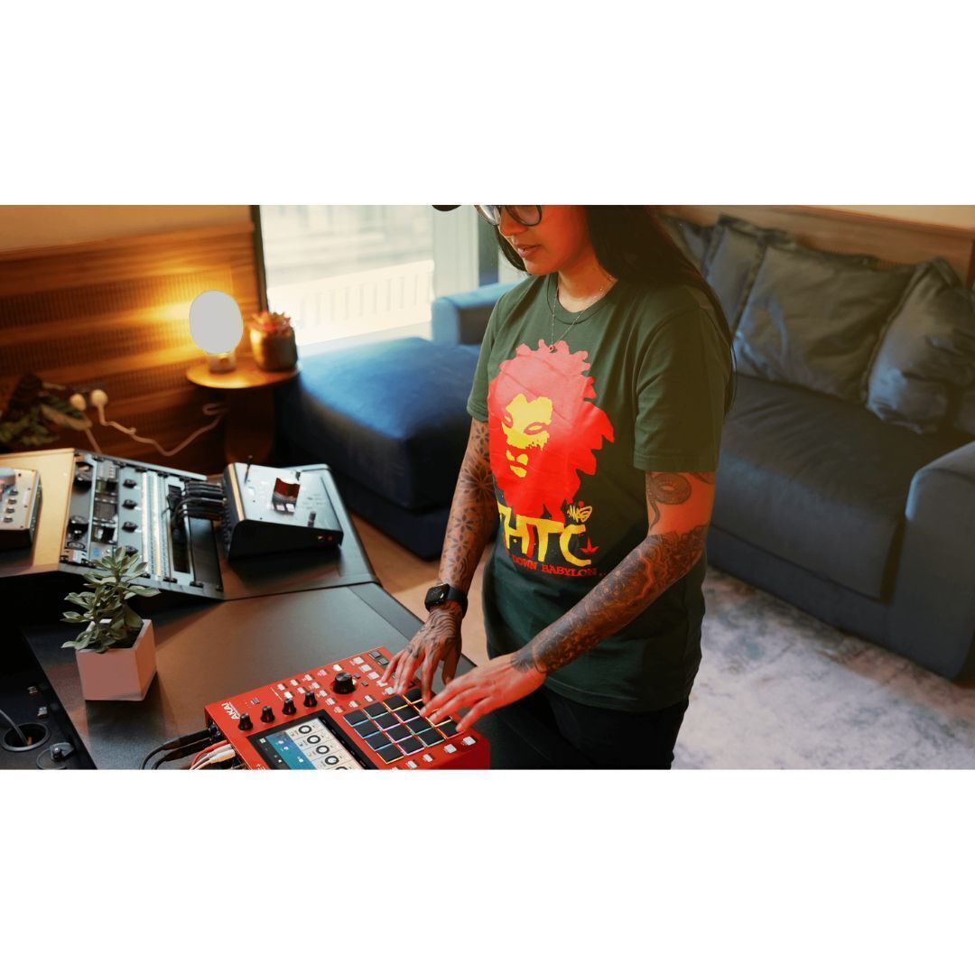 Akai Professional MPC One+ Standalone Drum Machine, Beat Maker & MIDI Controller