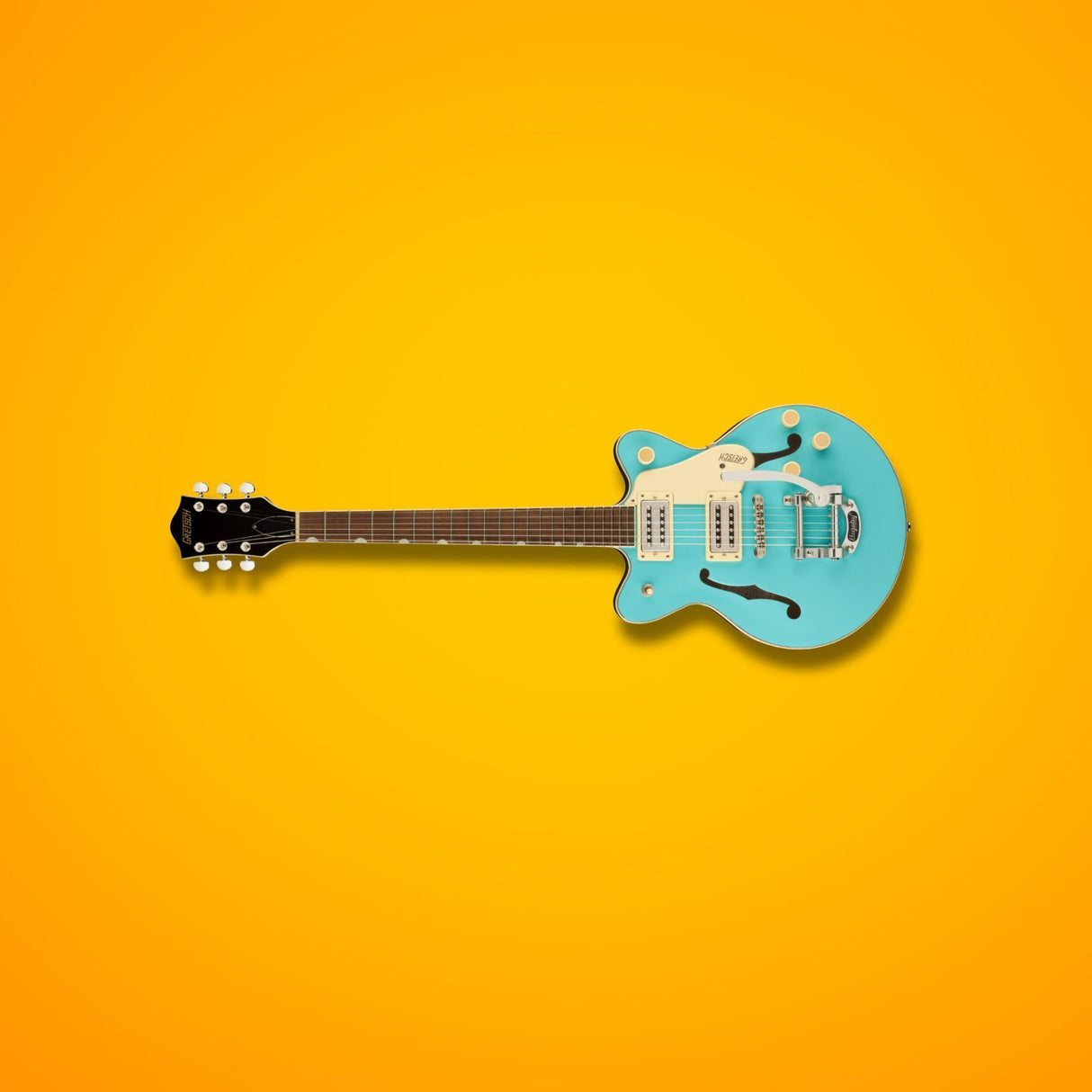 Gretsch G2655T Streamliner Center Block Jr Double-Cut Guitar (Tropico) Bundle