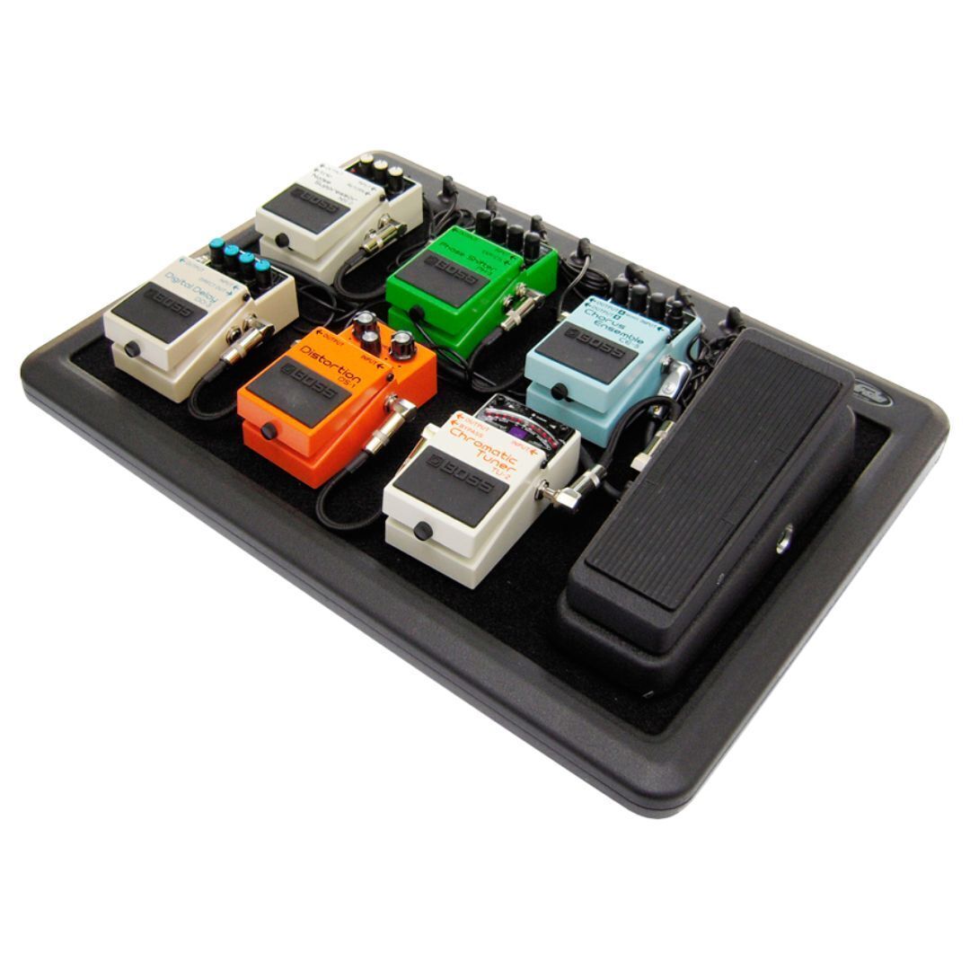 SKB 1SKB-PS-8 8-port Powered Pedalboard - 9VDC power, Includes Gigbag