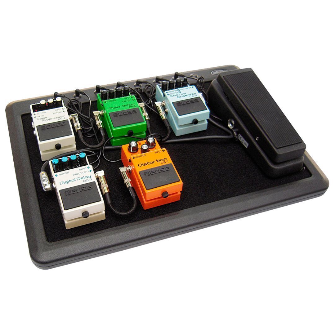 SKB 1SKB-PS-8 8-port Powered Pedalboard - 9VDC power, Includes Gigbag