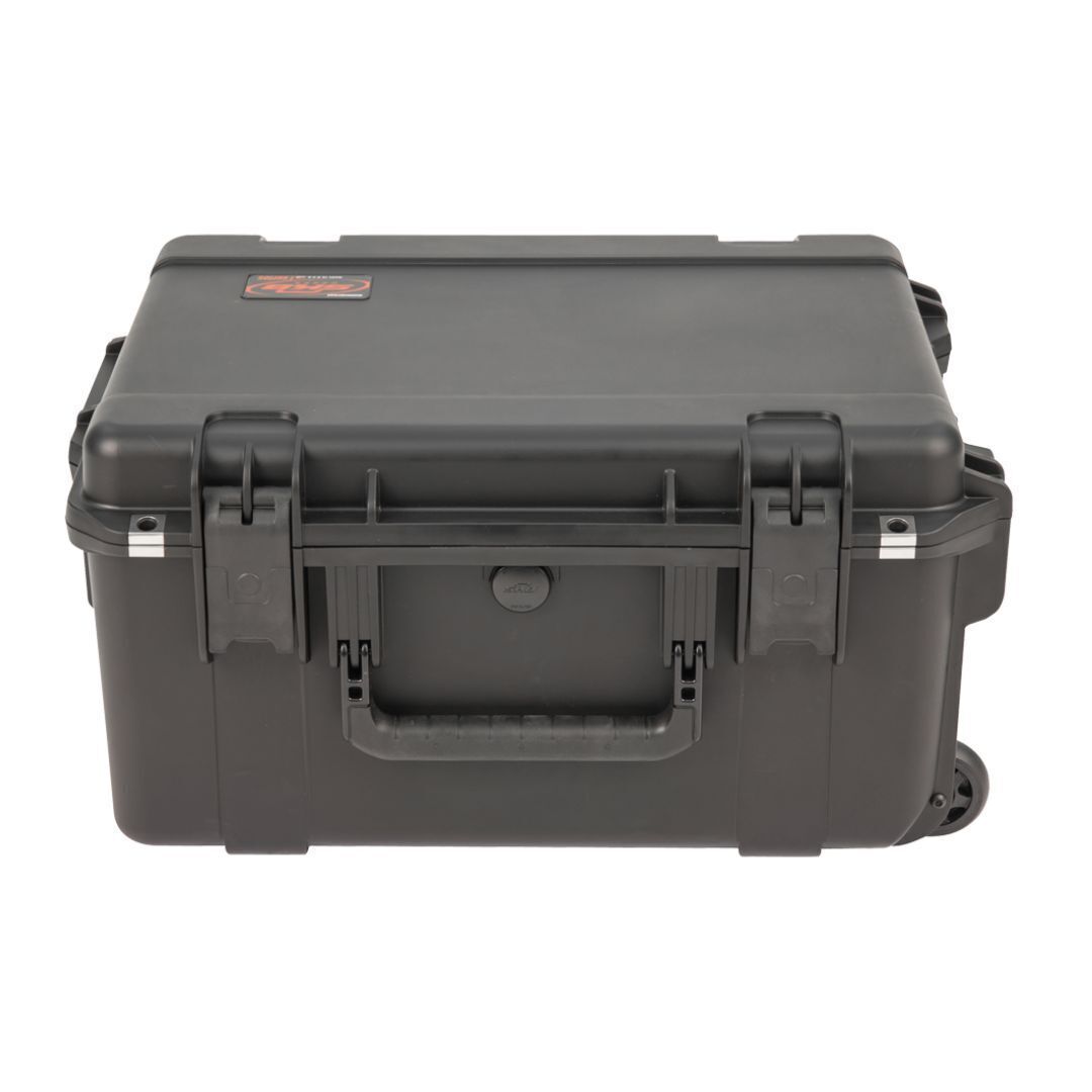 Yamaha DM3-D 22 Channel Ultracompact Digital Mixing Console and SKB iSeries Case