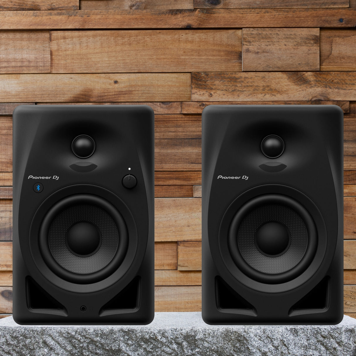Pioneer DJ DM-40D 20W 4in Desktop Active Monitor Speakers (Black) and Headphones