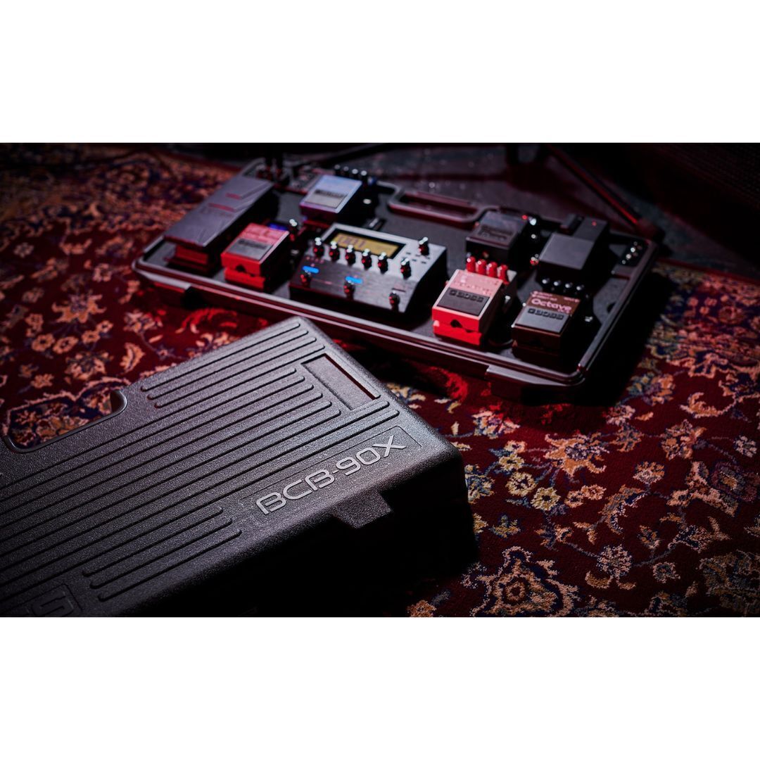 BOSS (BCB-90X) Large Guitar Effects Board, Heavy-Duty Case, Fits Ten Pedals