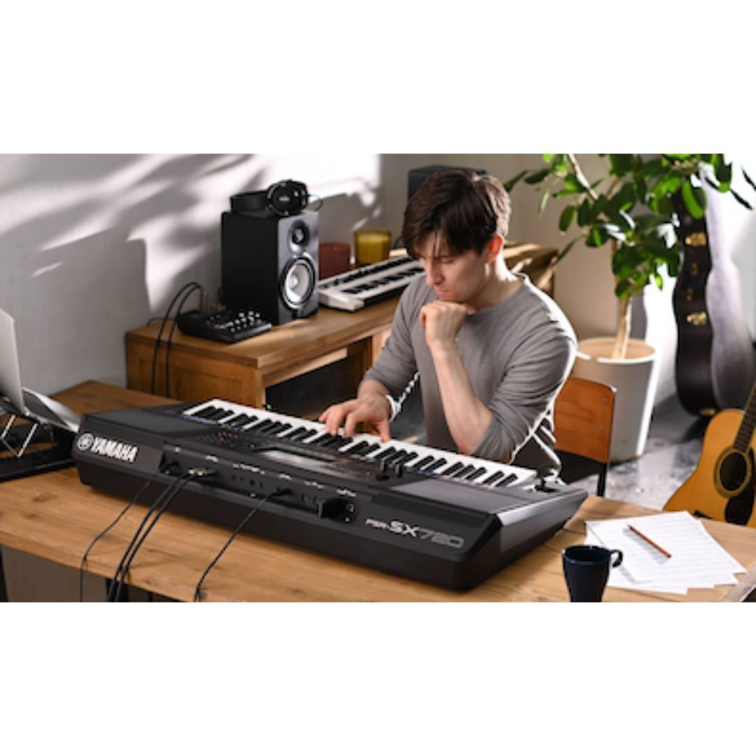 YAMAHA PSR-SX720 Arranger Workstation Keyboard, 61-Keys