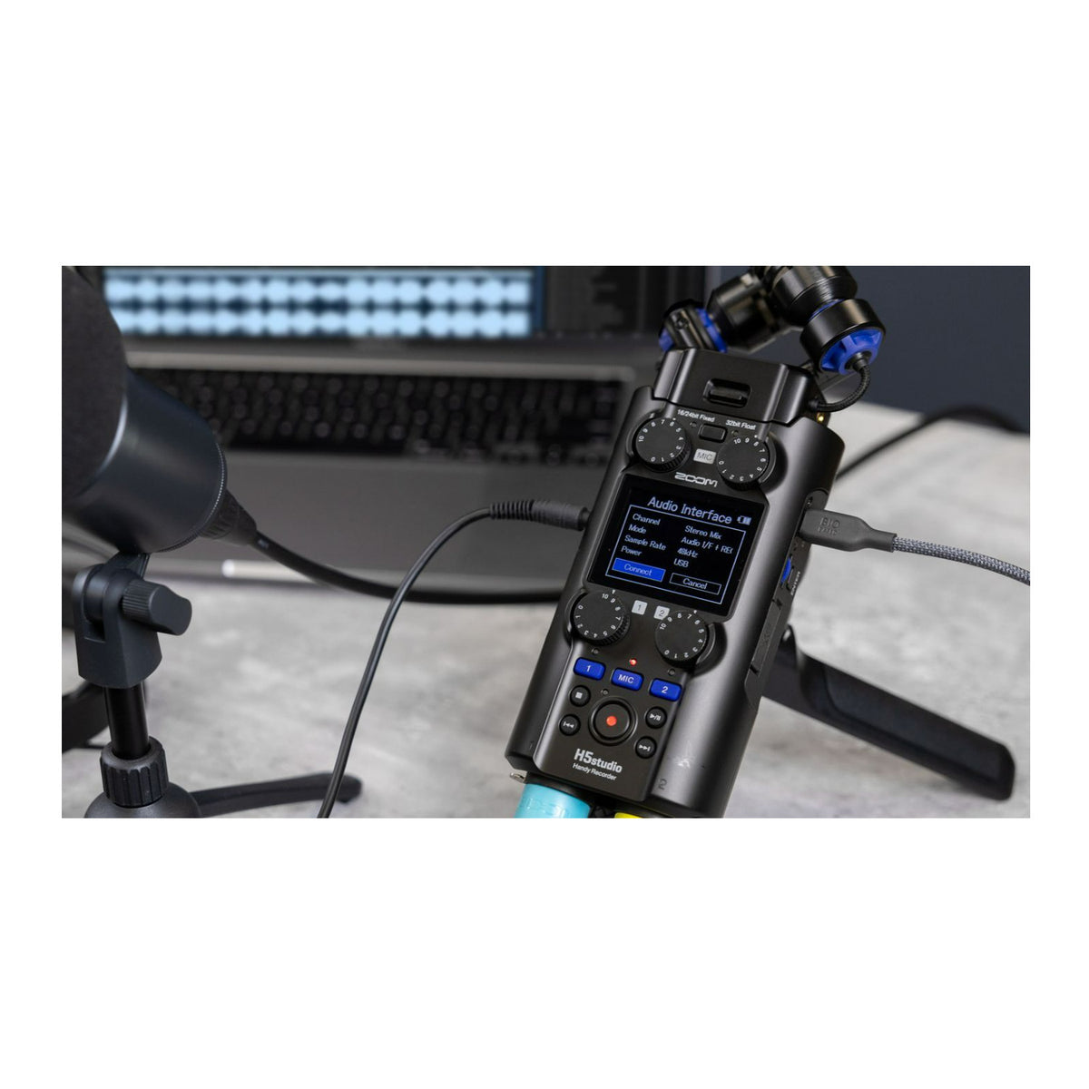 Zoom H5studio 6 Track Black Handy Recorder with 32 Bit Float Recording (Open Box)