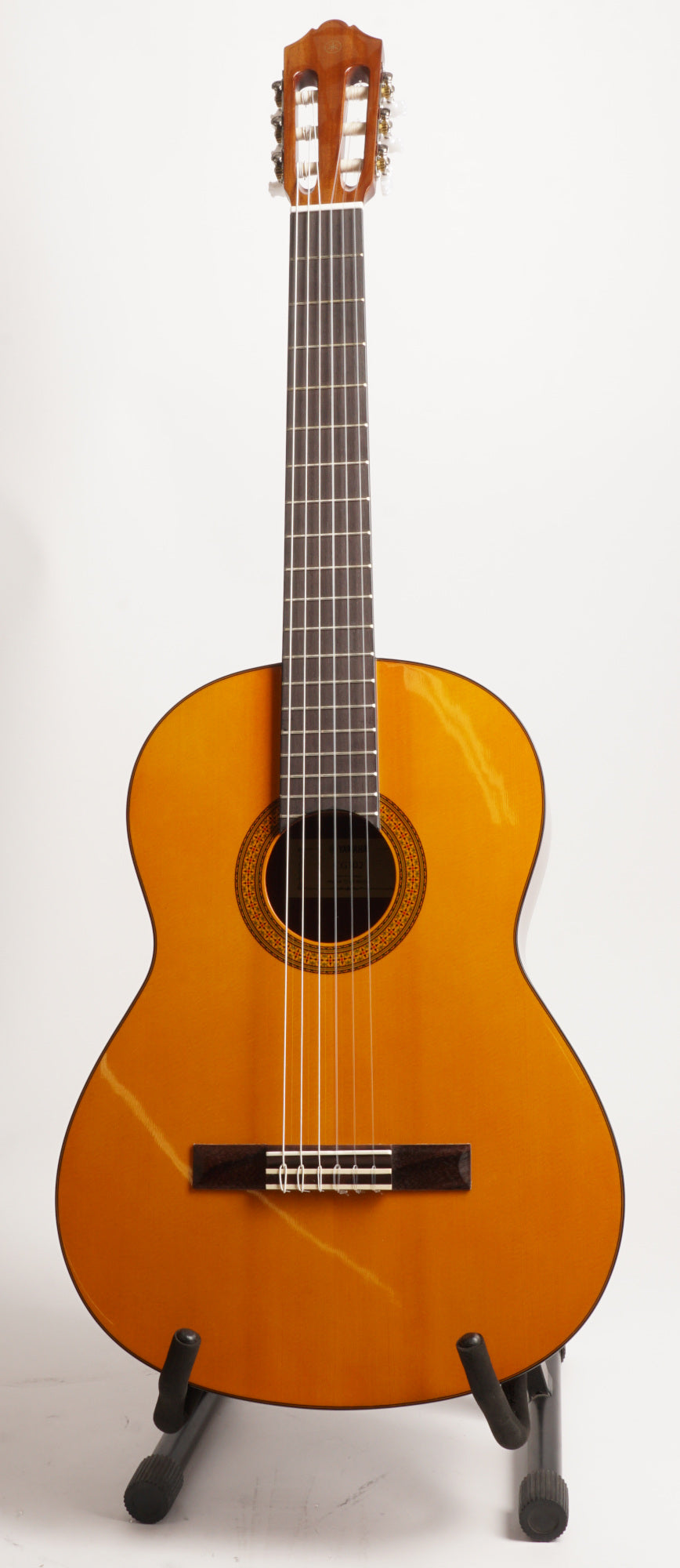 Yamaha CG102 6 String Right Handed Gloss Classical Guitar with Spruce Top (Used)