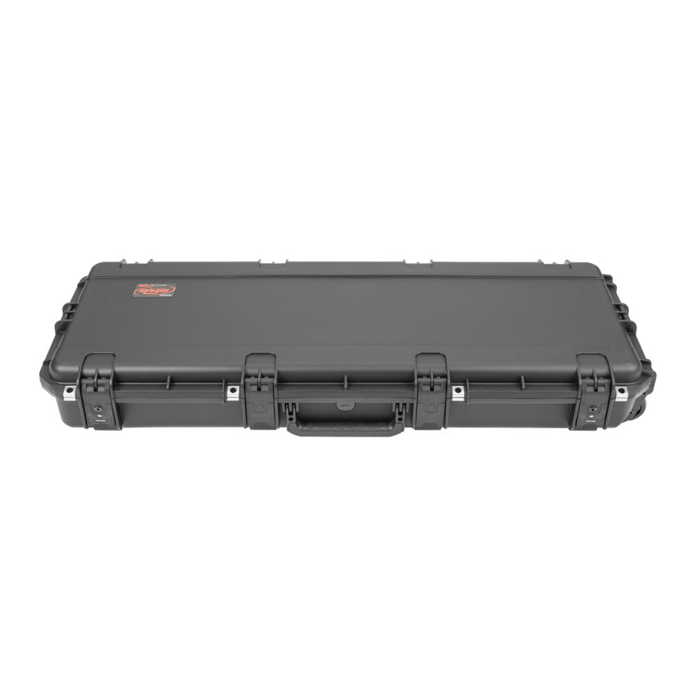 SKB iSeries Guitar Case, LP Type Shaped Interior - TSA Latches, w/wheels