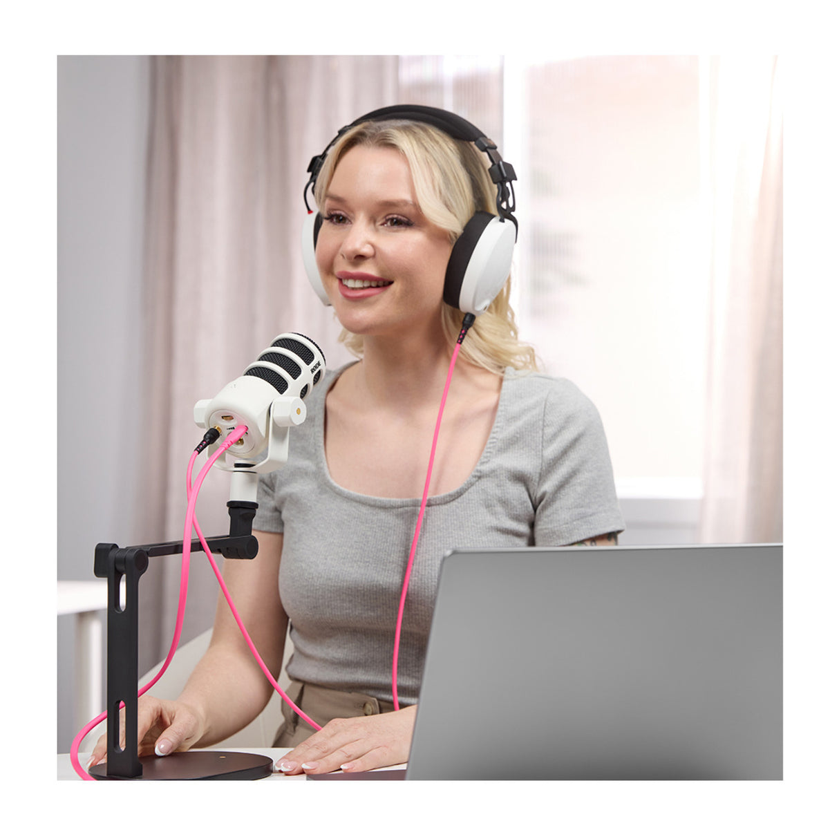 Rode PodMic Dynamic Cardioid Broadcast USB and XLR Microphone (White)