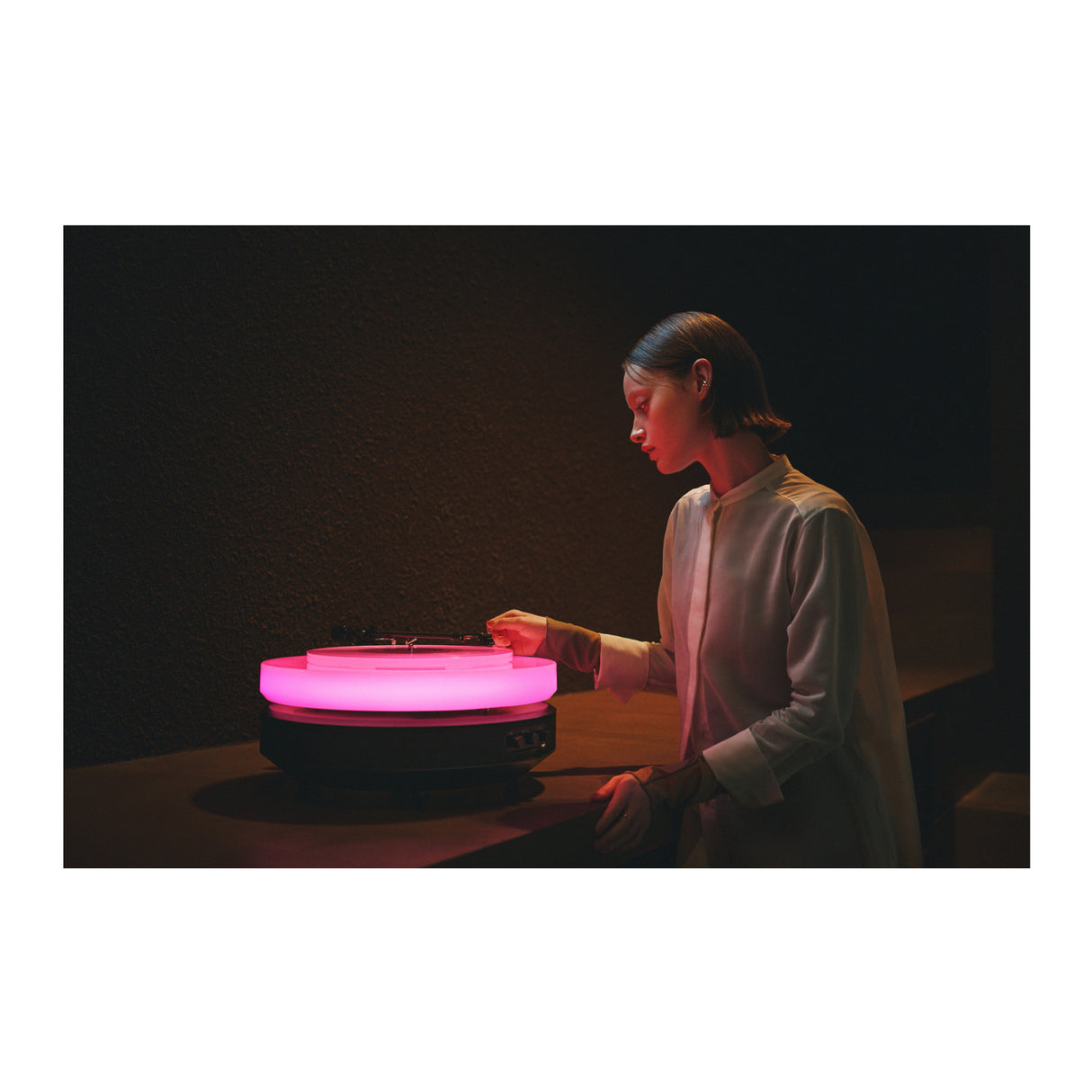 Audio-Technica Hotaru- AT-FTT  All-in-One Floating Turntable