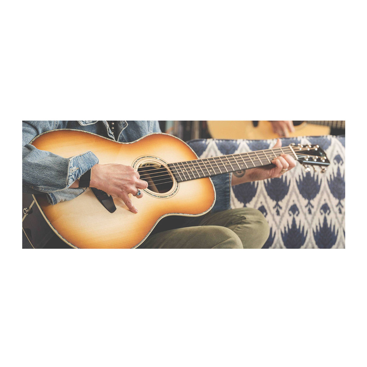 Breedlove Artisan Spruce Parlor Acoustic-Electric Guitar (Tea Burst)