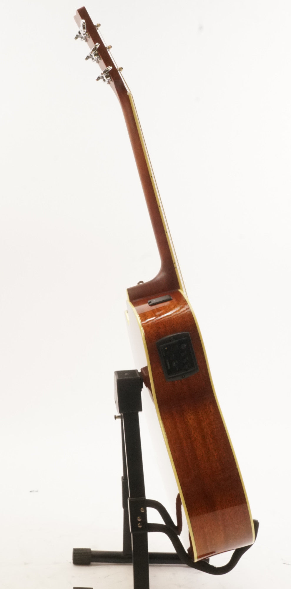 Yamaha FGX820C Folk 6-String Electric-Acoustic Guitar (Right-Hand, Natural) (Used)