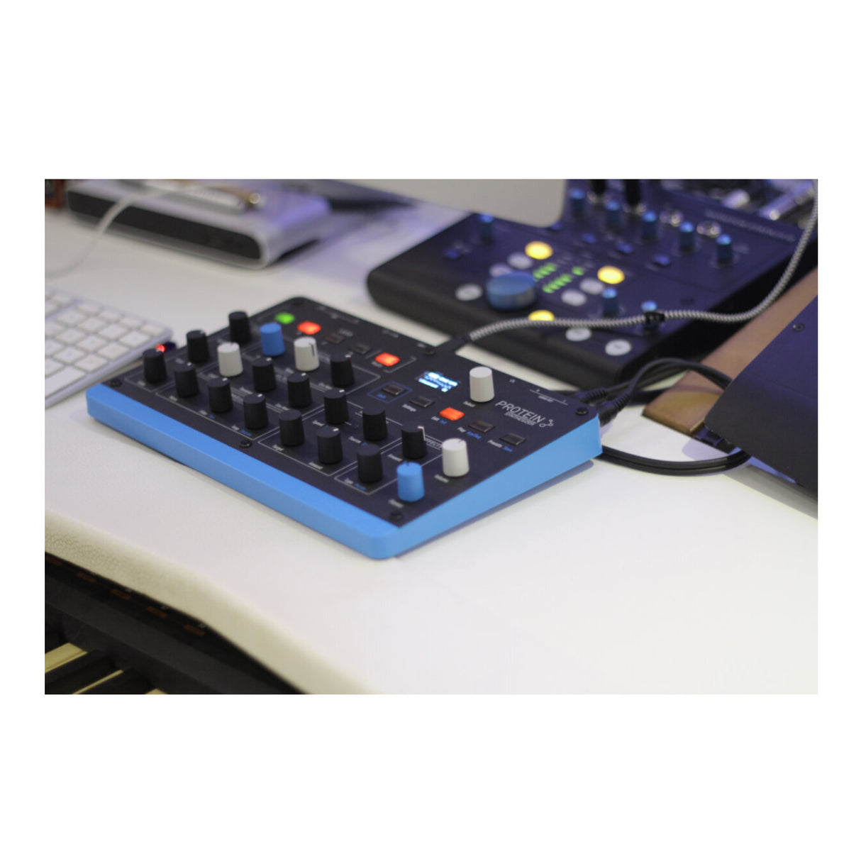 Waldorf Protein Compact 8 Voice Polyphonic Authentic Wavetable Synthesizer
