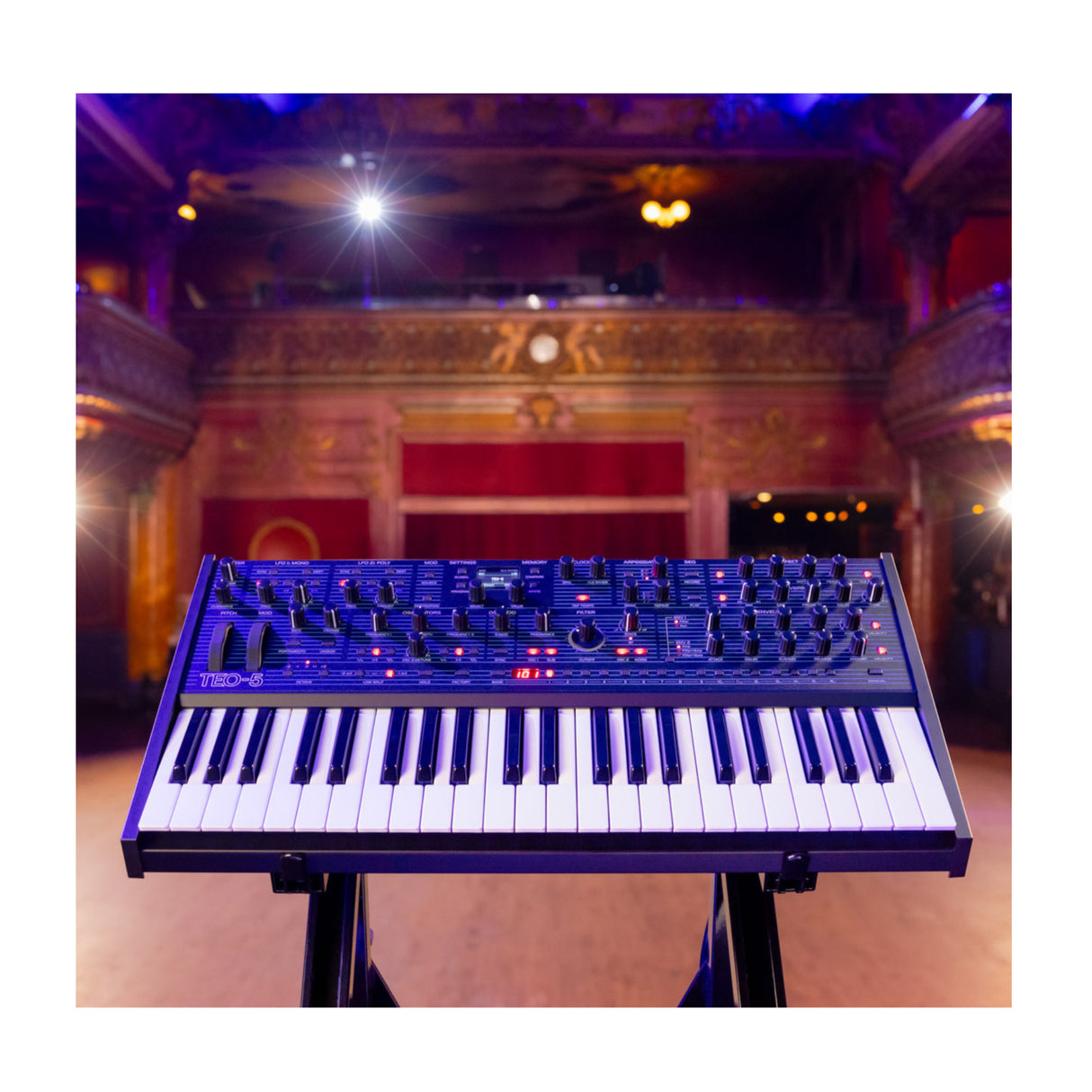 Oberheim TEO-5 5-Voice 44-Key Analog Synthesizer Keyboard with 64 Step Polyphonic Sequencer