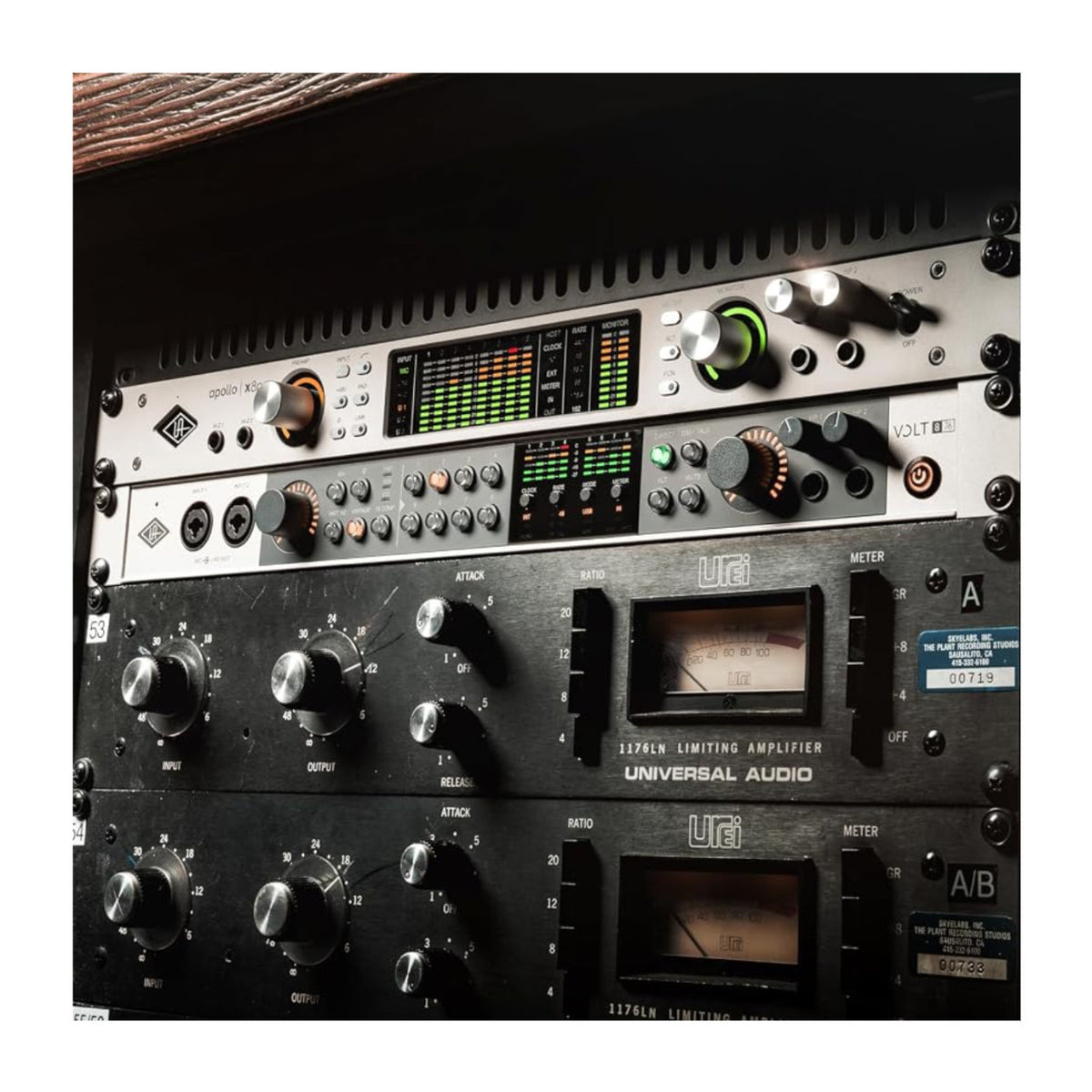Universal Audio Volt 876 32-Bit USB Audio Interface with 24 Inputs, 28 Outputs and 8 Vintage Preamps