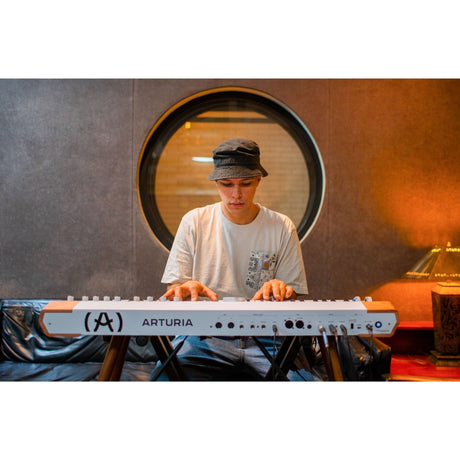 Arturia Astrolab Avant-Garde 61-Note Semi-Weighted Stage Keyboard (White) Bundle