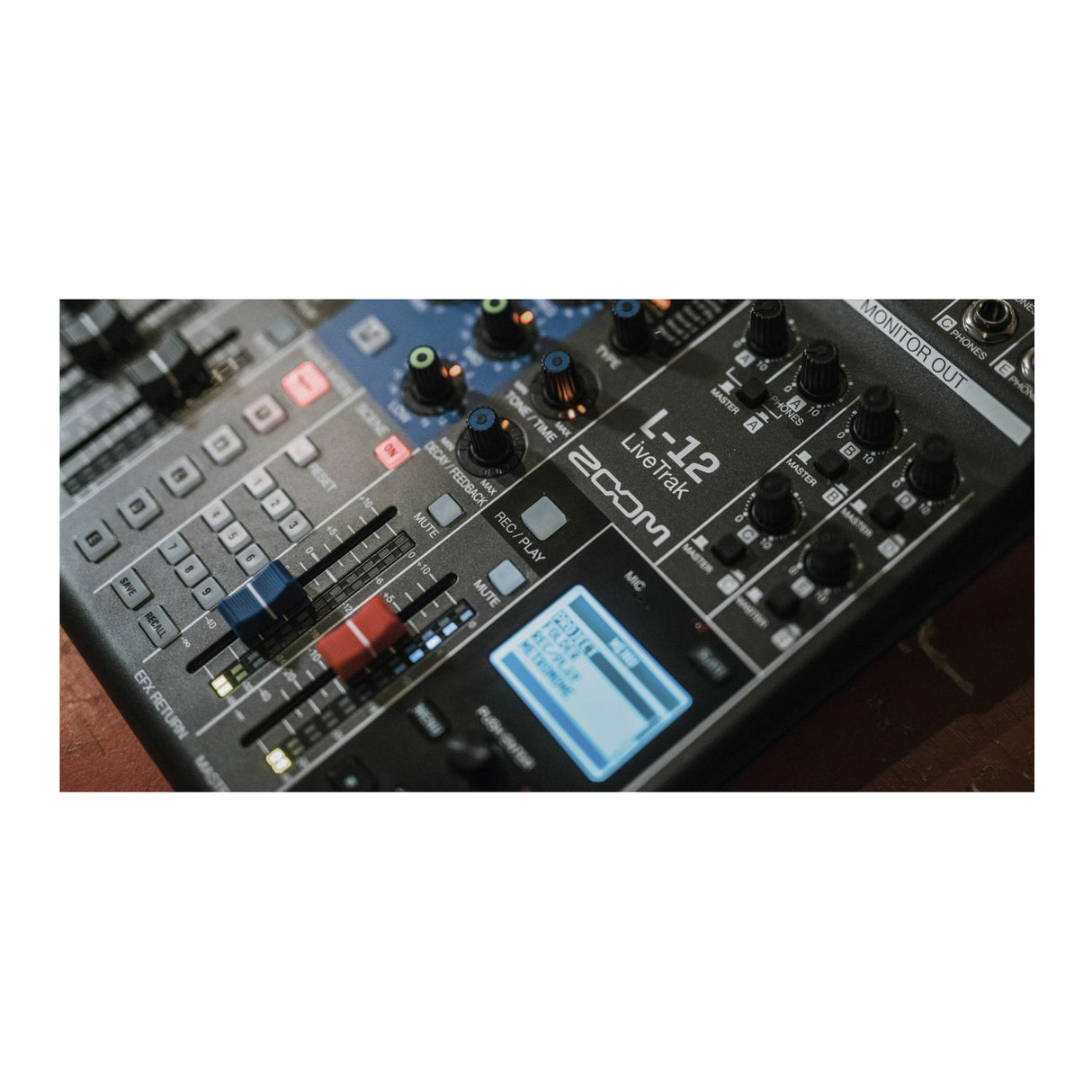 Zoom LiveTrak L-12